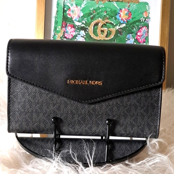 Michael Kors NWOTs Crossbody - Picture 1 of 8